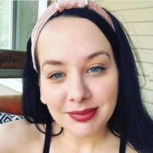 Meet your Posher, Courtney